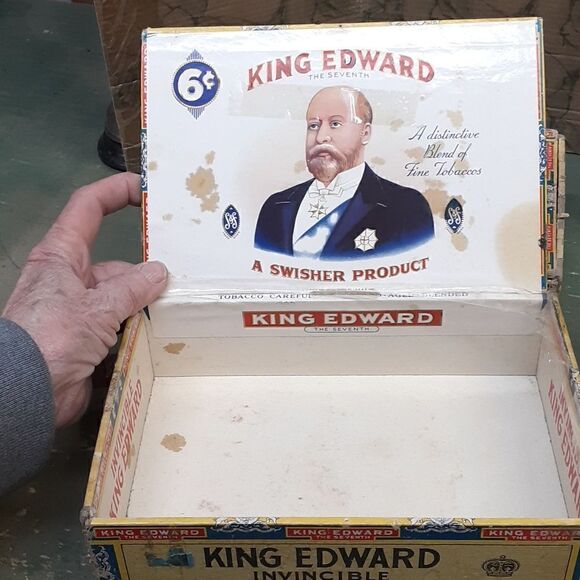 4pc. Bundle of vintage King Edward cigar boxes. - Picture 5 of 9